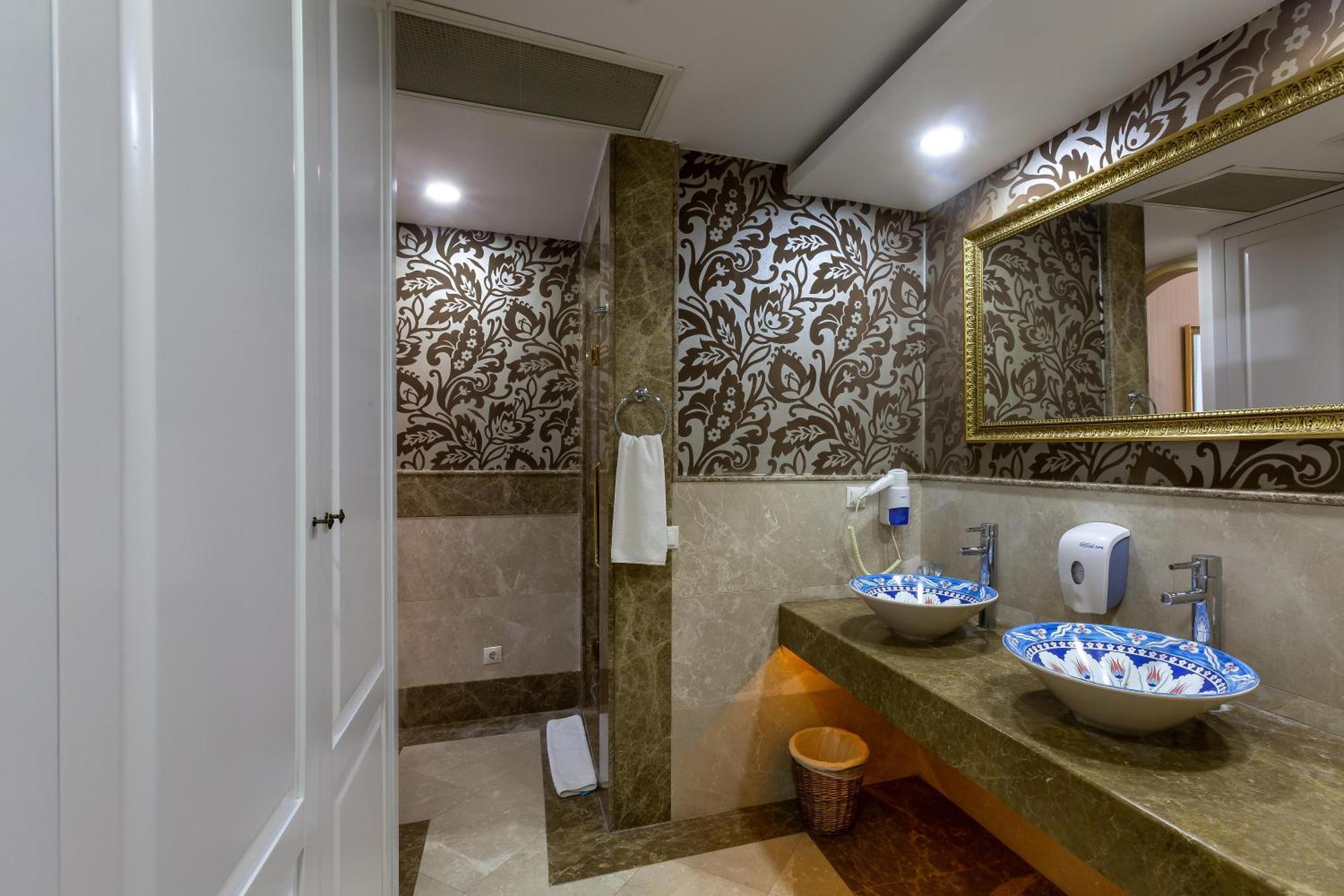 Suite Spa Bath,1742662377:JPEG